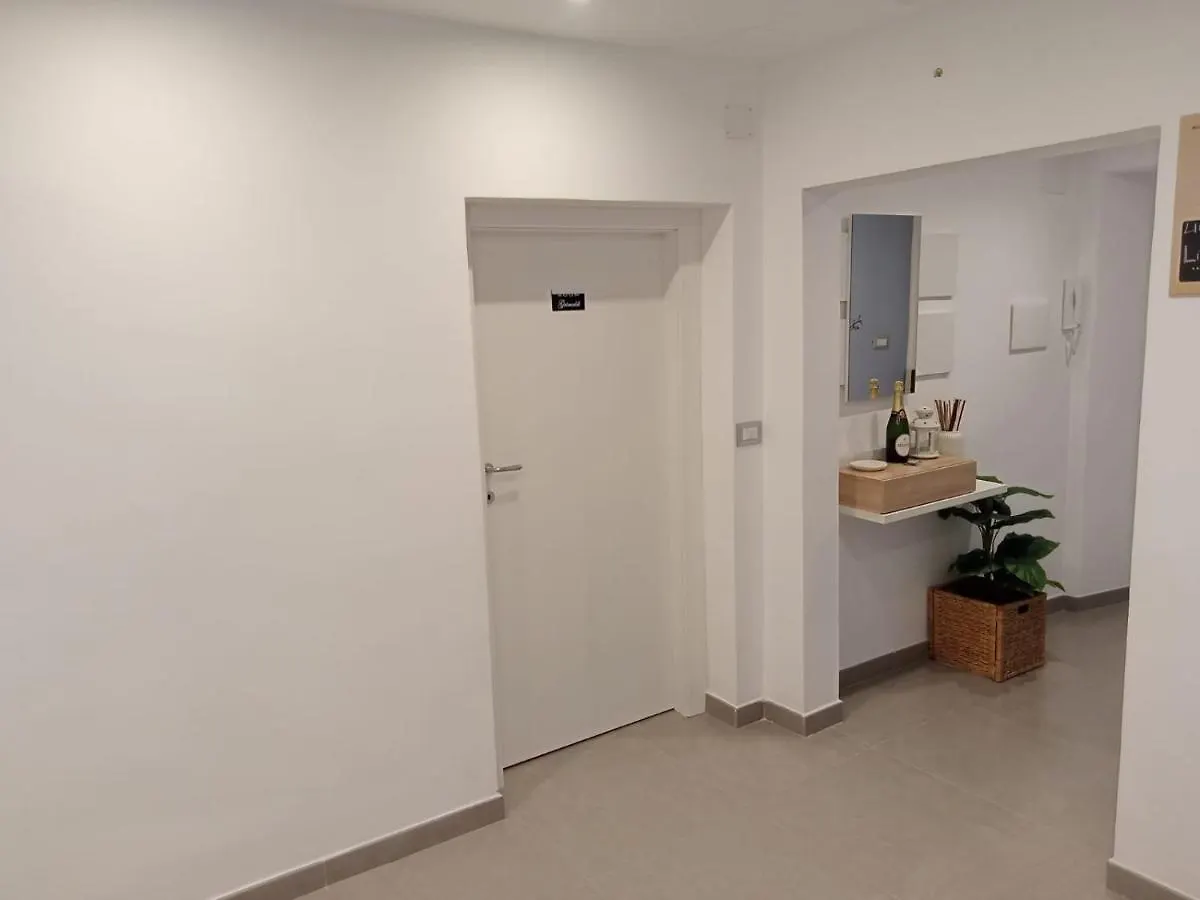 Homestay Lilly House Apartment Catania