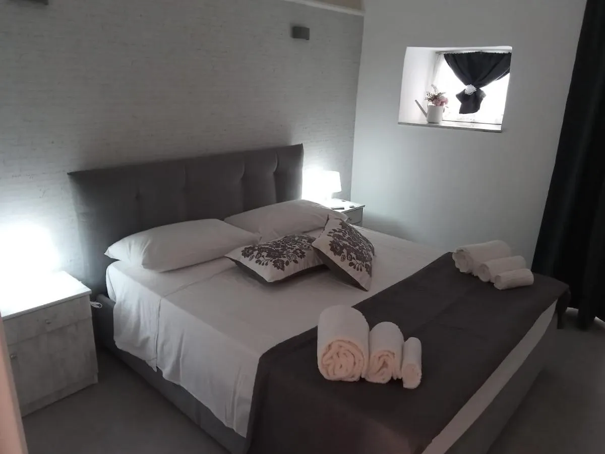 Homestay Lilly House Apartment Catania